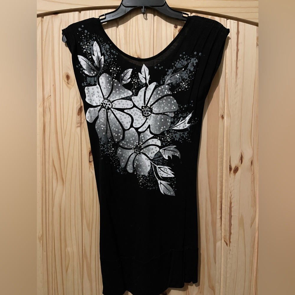 Rue 21 sleeveless black shirt medium